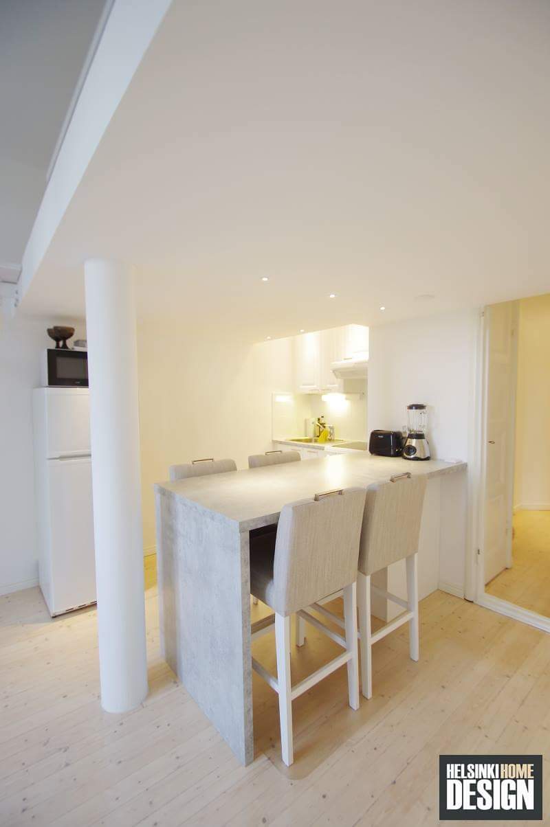 Pieni keittiö parven alla