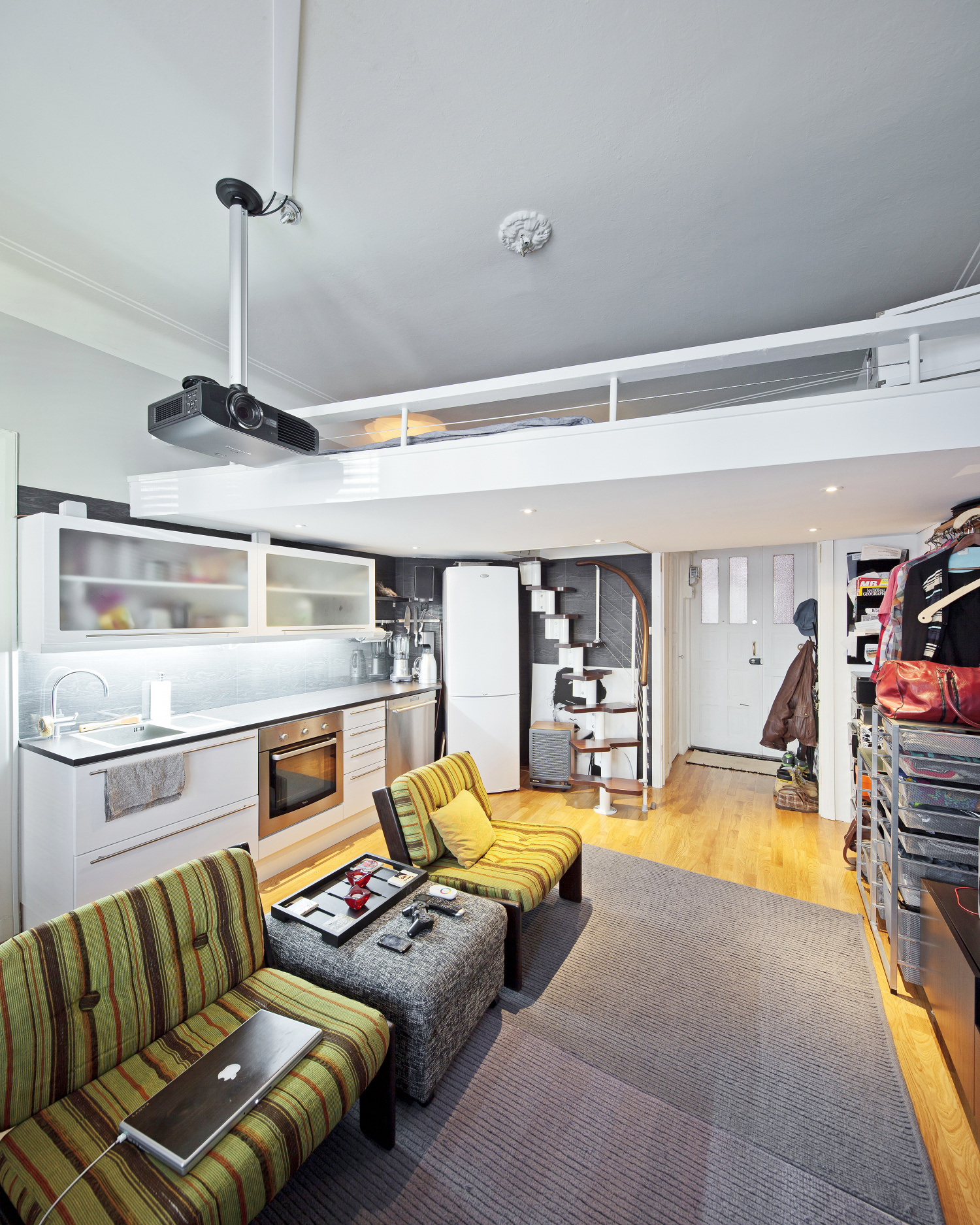 Kierreportaat parvelle